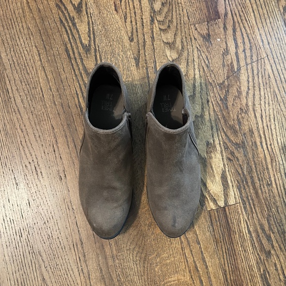 boots - Picture 3 of 5